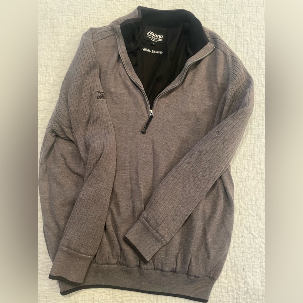 Men’s large  Mizuno pullover sweater jacket